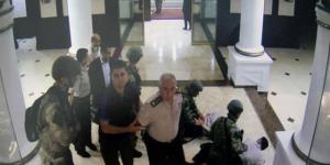 Darbeciler, Genelkurmay Başkanı ve komutanları böyle derdest etti