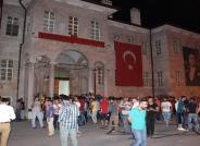 Darbe endişesiyle sokağa çıktılar haberi