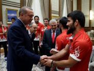 Cumhurbaşkanı Erdoğan, madalyalı şampiyonları kabul etti