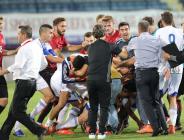 Türkiye – Güney Kıbrıs maçında futbolcular birbirine girdi!