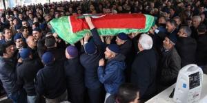 Yurt müdürü, kızının cenazesine özel izinle getirildi