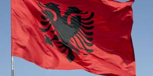 Arnavutluk’taki FETÖ okullarına Türk bayrağı yasağı