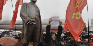 Belarus’ta Lenin heykeli dikildi